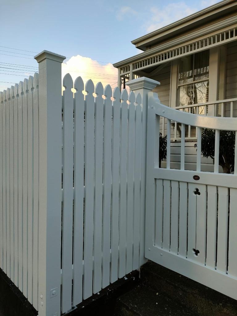 Cheltenham Road β Fence Maintenance & Repainting